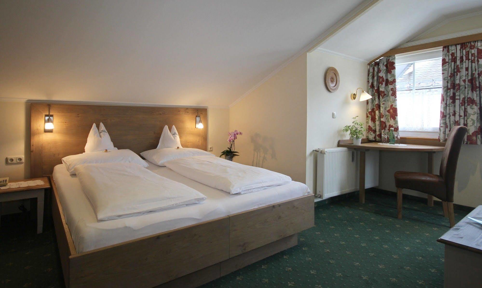 Hotel-Garni Schernthaner Sankt Gilgen Eksteriør billede